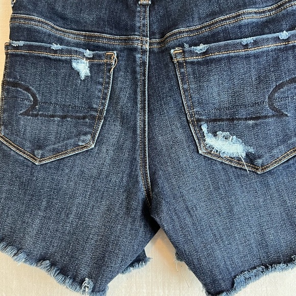 AMERICAN EAGLE 🦅 Hi Rise Shortie****SIZE 2 10” rise 4” inseam *****DISTR… - Picture 3 of 5